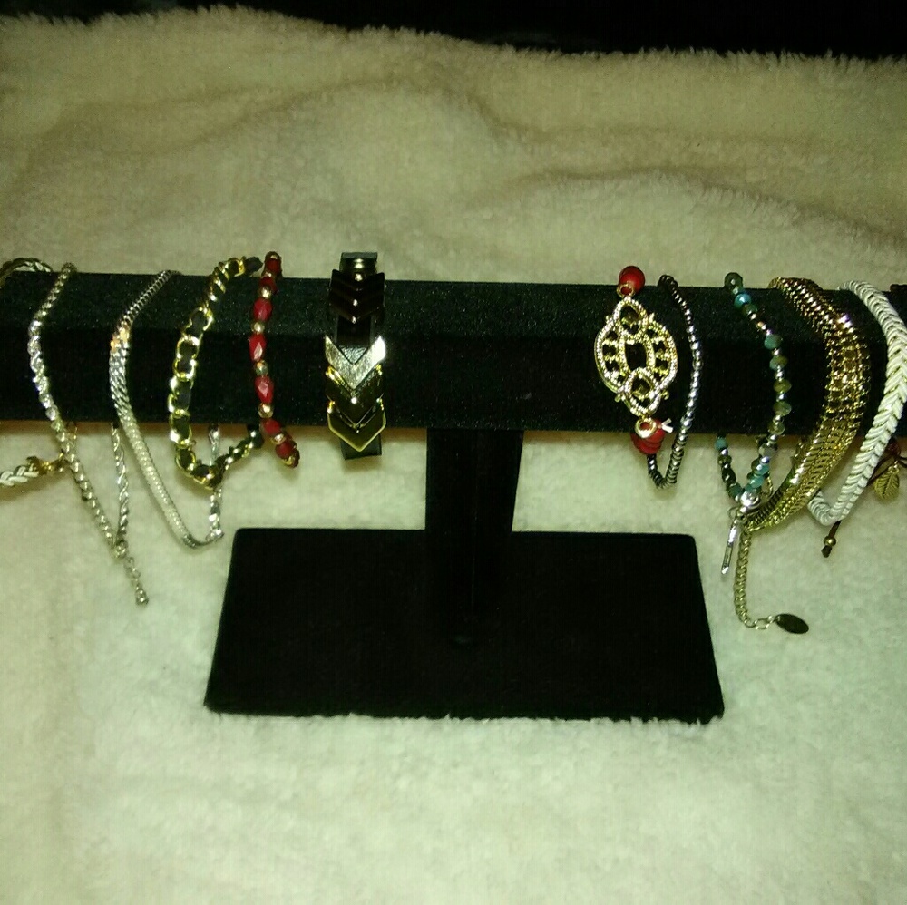 Bracelets - Picture 5 of 8